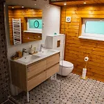 Mar Varta-lak Erdei Wellness Vendeghaz * إسترغوم