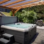 Mar Varta-lak Erdei Wellness Vendeghaz بيت للعطل إسترغوم