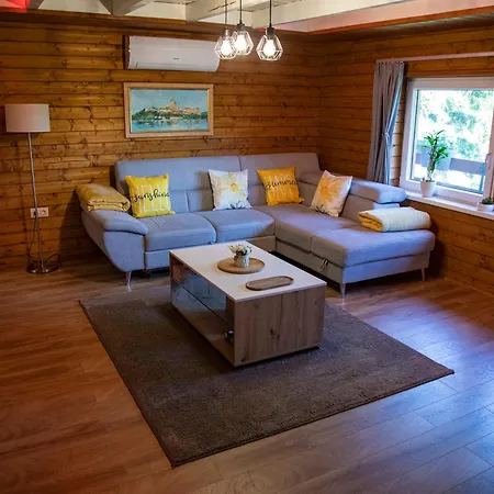 Mar Varta-lak Erdei Wellness Vendeghaz Esztergom